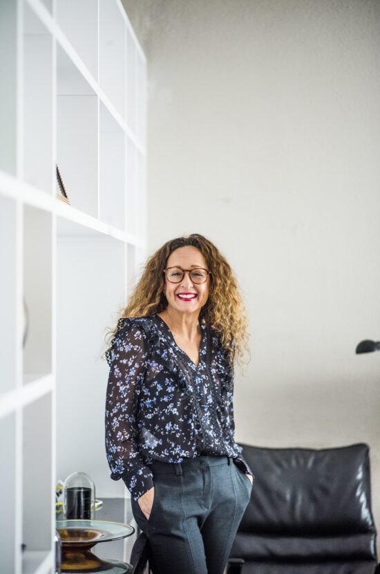 La doctora Mafe posando a cámara